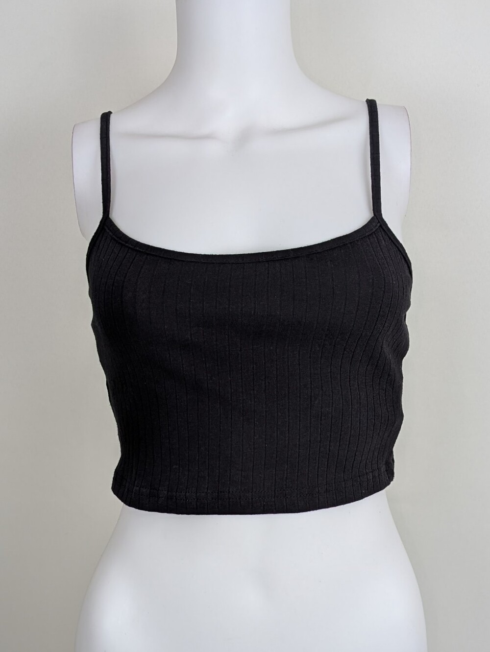 SHEIN Black Ribbed Spaghetti Strap Crop Top